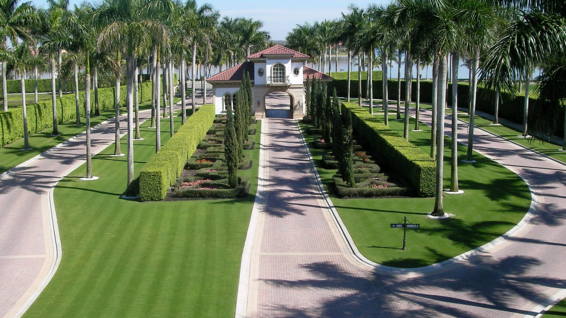 Beautiful Commercial Landscape